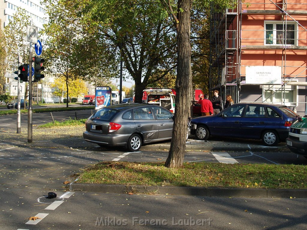 VU 4 PKW Koeln Innere Kanalstr Subbelratherstr  P03.JPG